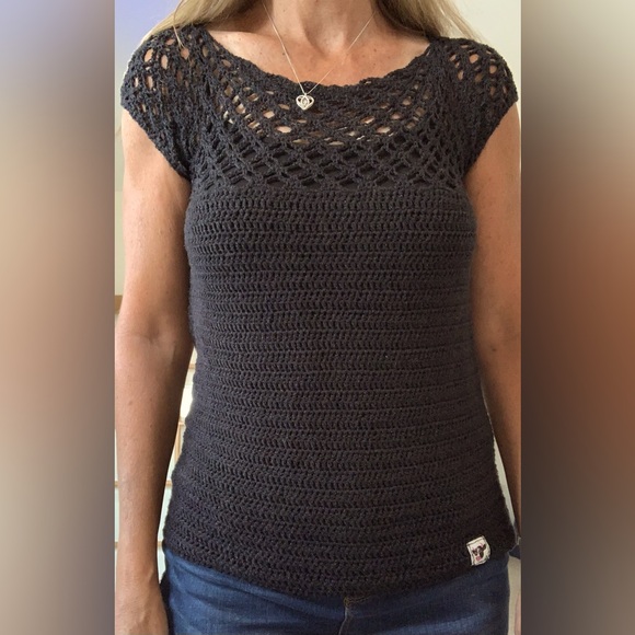 NWOT. Hand-crafted top with lacey design at shoulder/neckline - Picture 1 of 2